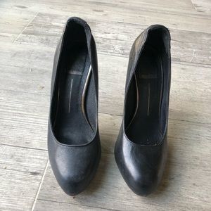 Dolce Vita leather black almond toe heels